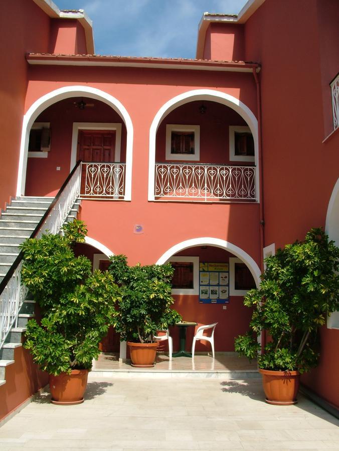Niki Studios And Apartments By Hotelius Acharavi  Exterior foto